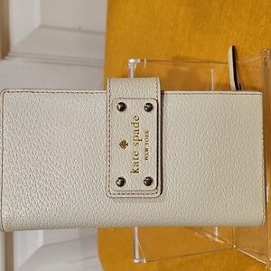 Kate Spade Wellesley Stacy Wallet Cream GUC